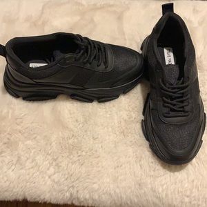 Steve Madden Sneakers
